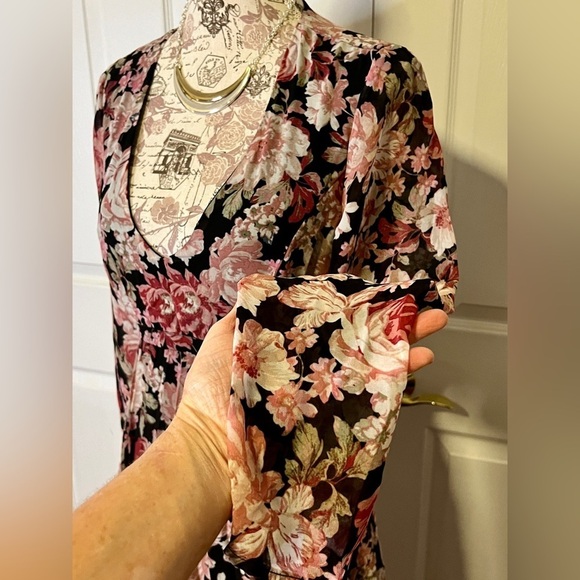 BARDOT‎ Mauve and black floral cutout maxi dress size 6. - Picture 6 of 16